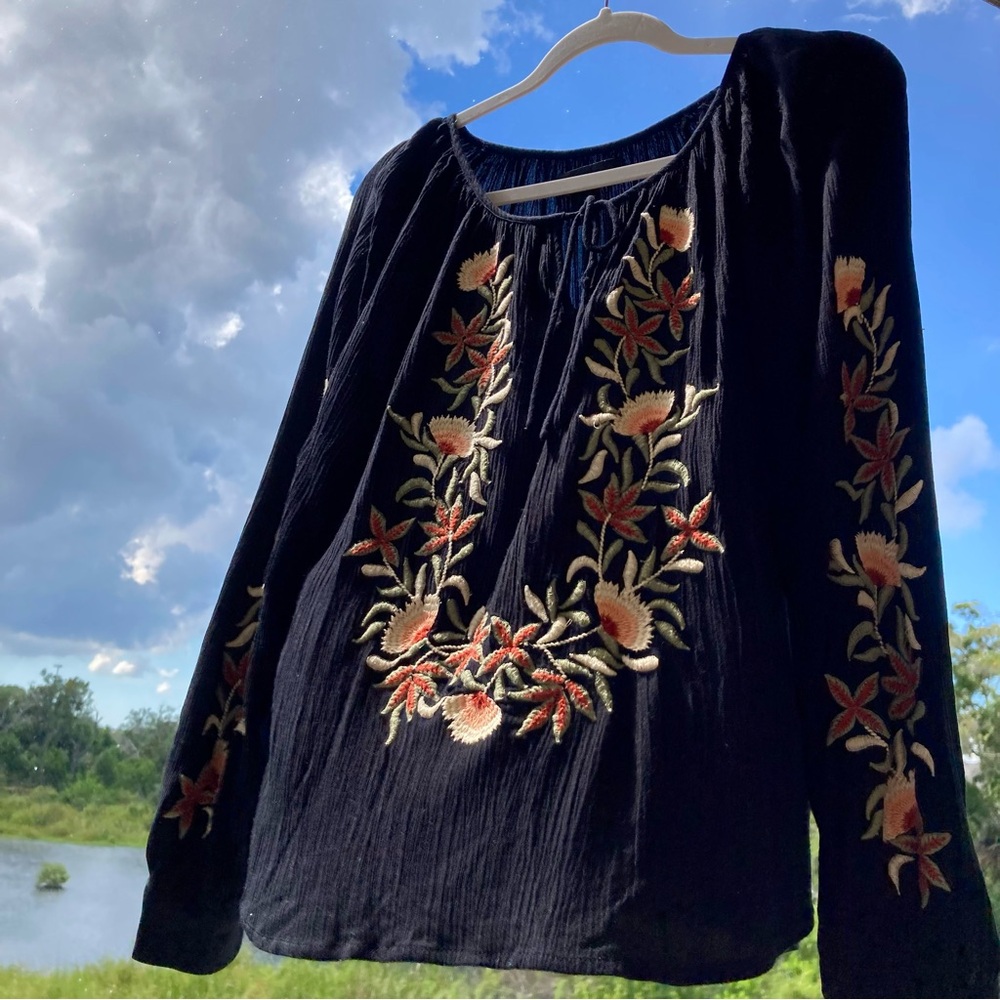 Karen Kane Black Top with Orange and Cream Floral Embroidery Size: S